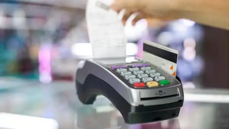 POS komisyonları zirvede: Bankaların uygulamaları tepki çekiyor! POS komisyonları zirvede: Bankaların uygulamaları tepki çekiyor!