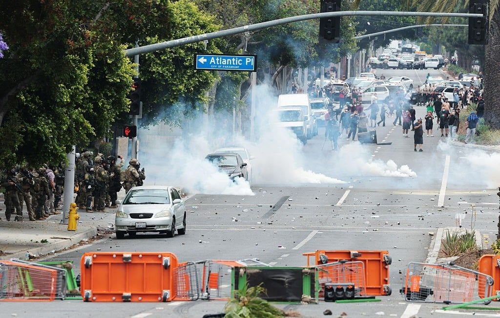 Protestolar yayılıyor: Los Angeles sokakları yanıyor Protestolar yayılıyor: Los Angeles sokakları yanıyor