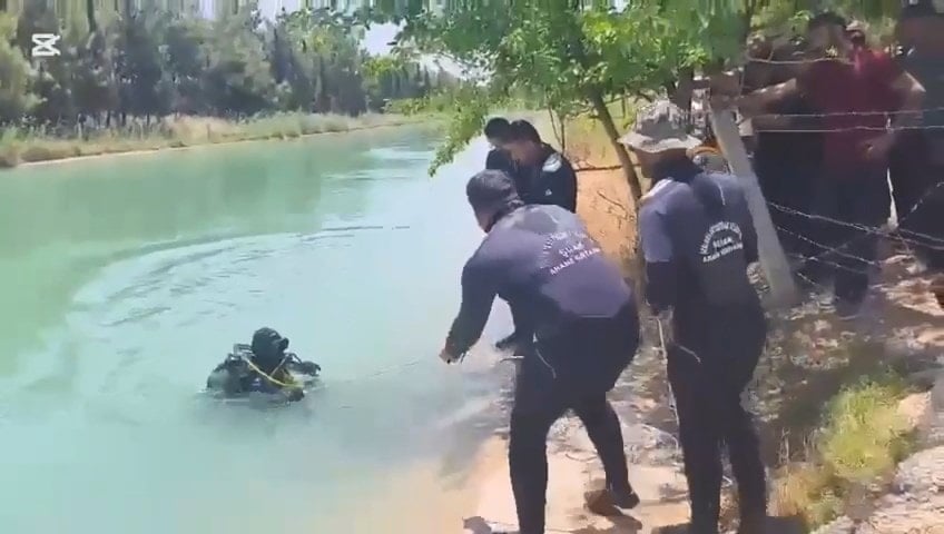 Şanlıurfa’da kahreden olay! Kanala düşen çocuğu kurtarmaya çalışırken boğuldu Şanlıurfa’da kahreden olay! Kanala düşen çocuğu kurtarmaya çalışırken boğuldu