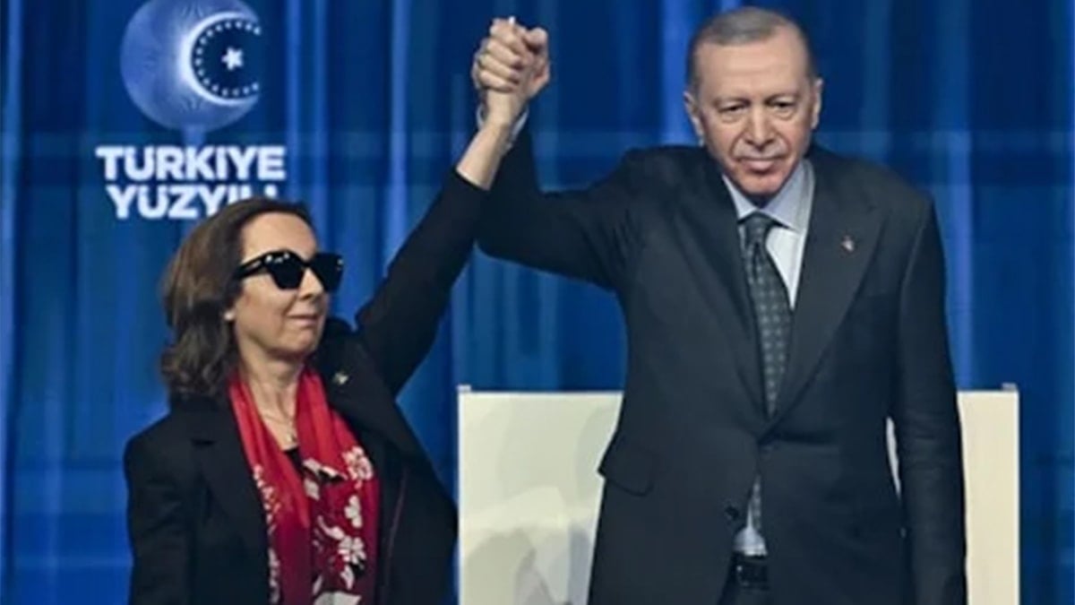 Serap Yazıcı Özbudun AKP’ye geçti, başkan oldu Serap Yazıcı Özbudun AKP’ye geçti, başkan oldu