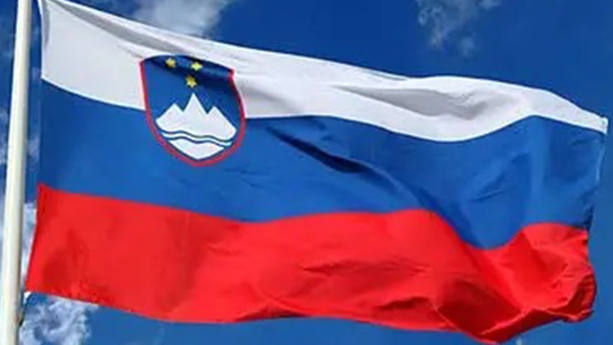 Slovenya, İran’daki diplomatlarını tahliye etti Slovenya, İran’daki diplomatlarını tahliye etti