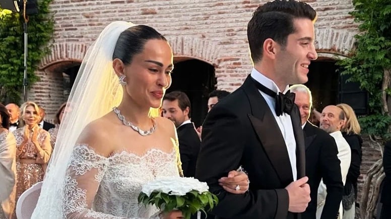 Sosyete bu düğüne akın etti: Aslan Kemal Gülman ile Mariam Mekhdieva evlendi Sosyete bu düğüne akın etti: Aslan Kemal Gülman ile Mariam Mekhdieva evlendi
