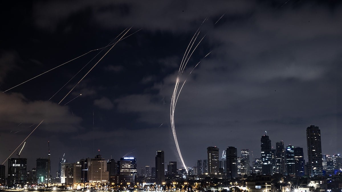 Tel Aviv-Tahran geriliminde gecenin sırrı: Füzeler neden hep karanlıkta fırlatılıyor? Tel Aviv-Tahran geriliminde gecenin sırrı: Füzeler neden hep karanlıkta fırlatılıyor?