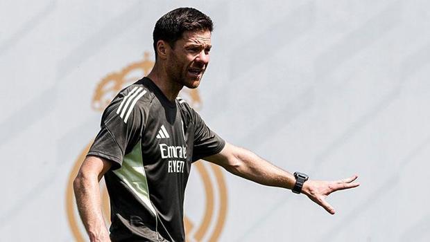 Xabi Alonso, Real Madrid ile ilk antrenmanına çıktı! Xabi Alonso, Real Madrid ile ilk antrenmanına çıktı!