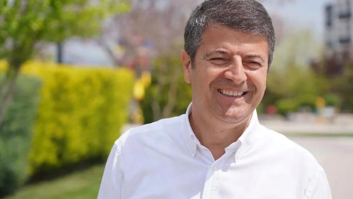 Adıyaman Belediye Başkanı Abdurrahman Tutdere’den gözaltında paylaşım Adıyaman Belediye Başkanı Abdurrahman Tutdere’den gözaltında paylaşım