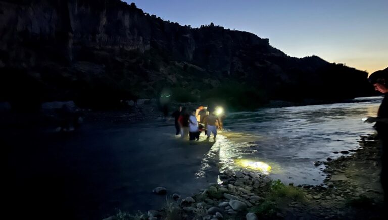 Adıyaman’da serinlemek için çaya giren genç boğuldu Adıyaman’da serinlemek için çaya giren genç boğuldu