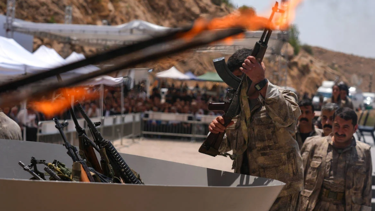 AKP kampında yanıtsız kalan soru: Askerlik çağına gelmiş PKK’lılar silah altına alınacak mı? AKP kampında yanıtsız kalan soru: Askerlik çağına gelmiş PKK’lılar silah altına alınacak mı?