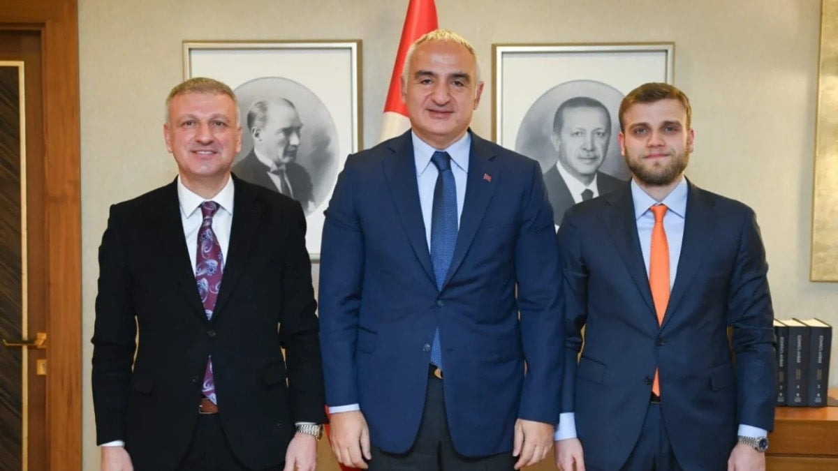 AKP ve Saray arasında ‘Mehmet Nuri Ersoy’ çatlağı! ‘Bu tweeti kim yazdırdı size…’ AKP ve Saray arasında ‘Mehmet Nuri Ersoy’ çatlağı! ‘Bu tweeti kim yazdırdı size…’