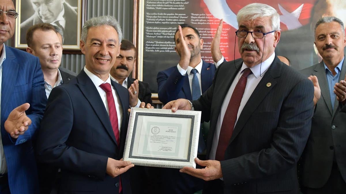 AKP’li başkanın yaptığı torpili AKP’li eski başkan sosyal medyadan ifşa etti AKP’li başkanın yaptığı torpili AKP’li eski başkan sosyal medyadan ifşa etti