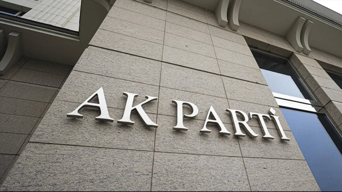 AKP’li Meclis üyesi Cumhuriyet’e kin kustu AKP’li Meclis üyesi Cumhuriyet’e kin kustu
