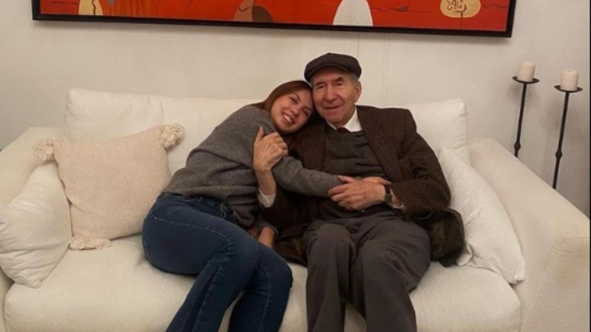 Altan Öymen’in torunun dedesine duygu yüklü mesaj Altan Öymen’in torunun dedesine duygu yüklü mesaj