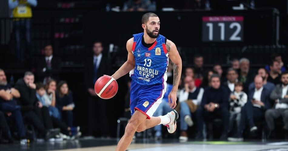 Anadolu Efes, Thompson ile yollarını ayırdı Anadolu Efes, Thompson ile yollarını ayırdı
