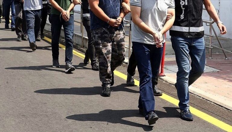 Ankara Cumhuriyet Başsavcılığı, FETÖ soruşturmalarında 34 bin 896 iddianame düzenledi Ankara Cumhuriyet Başsavcılığı, FETÖ soruşturmalarında 34 bin 896 iddianame düzenledi