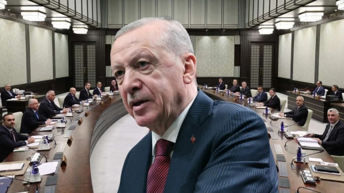 Ankara kulisleri ısındı: Kabinede sürpriz! Tarih vererek açıkladı Ankara kulisleri ısındı: Kabinede sürpriz! Tarih vererek açıkladı