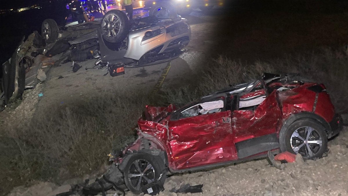 Ankara’da kafa kafaya çarpışan otomobiller demir yığınına döndü: Ölüler ve yaralılar var Ankara’da kafa kafaya çarpışan otomobiller demir yığınına döndü: Ölüler ve yaralılar var