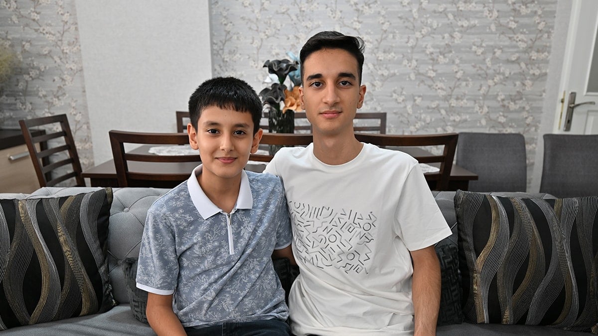Aynı evden iki şampiyon: Önce LGS, şimdi YKS birinciliği! Aynı evden iki şampiyon: Önce LGS, şimdi YKS birinciliği!