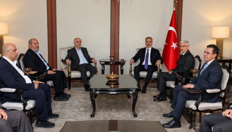 Bakan Fidan Hamas heyetiyle görüştü Bakan Fidan Hamas heyetiyle görüştü