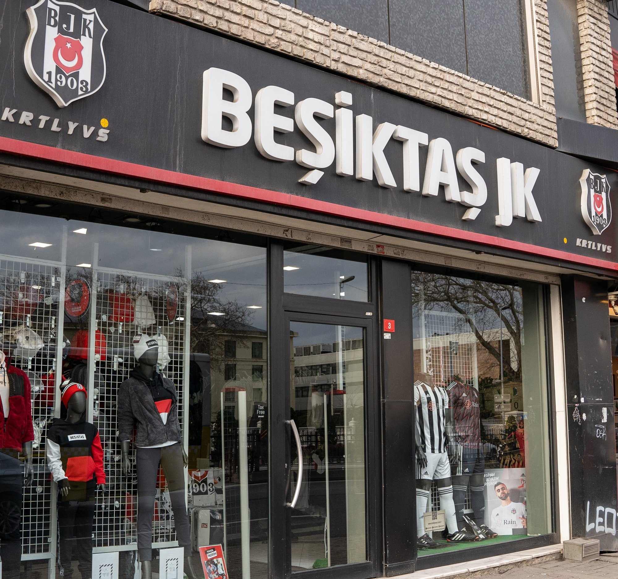 Bereketiyle geldiler! 48 saatte 2.5 milyon dolar Bereketiyle geldiler! 48 saatte 2.5 milyon dolar