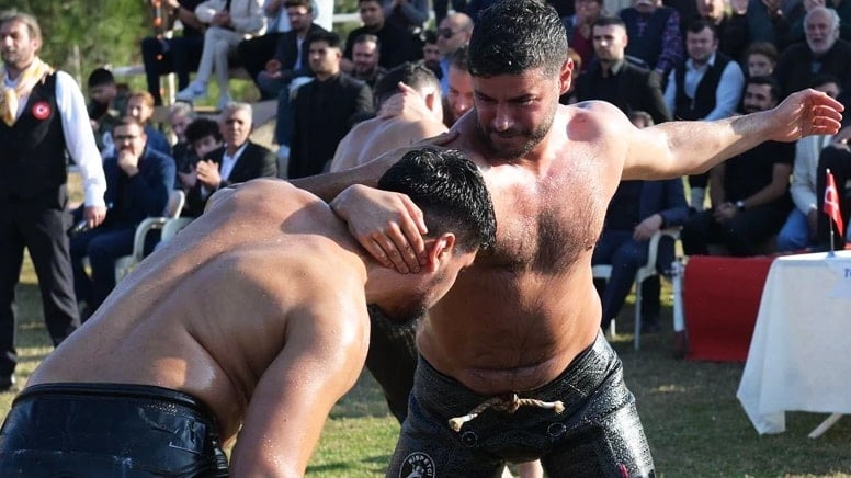 Berk Oktay pehlivan rolü için 20 kilo almıştı! Eşi ‘Eski haline geri dön’ deyince böyle zayıfladı Berk Oktay pehlivan rolü için 20 kilo almıştı! Eşi ‘Eski haline geri dön’ deyince böyle zayıfladı