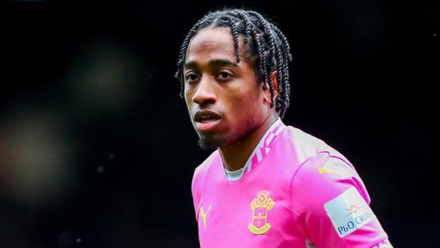 Beşiktaş, Kyle Walker-Peters’ın İstanbul’a geliş saatini açıkladı Beşiktaş, Kyle Walker-Peters’ın İstanbul’a geliş saatini açıkladı
