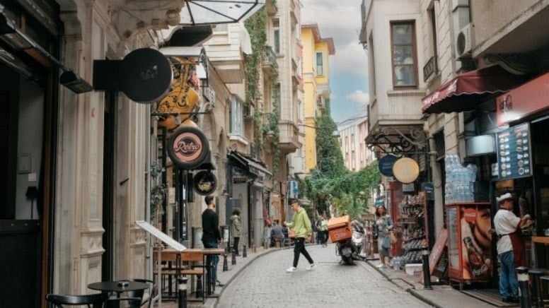 Beyoğlu’nun simgesi tarihi lokanta zor günler yaşıyor Beyoğlu’nun simgesi tarihi lokanta zor günler yaşıyor