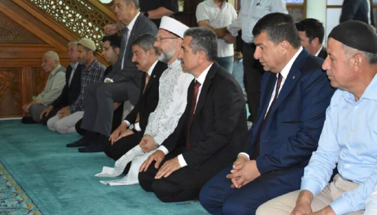 Camilerde orman yangınlarına karşı dua Camilerde orman yangınlarına karşı dua