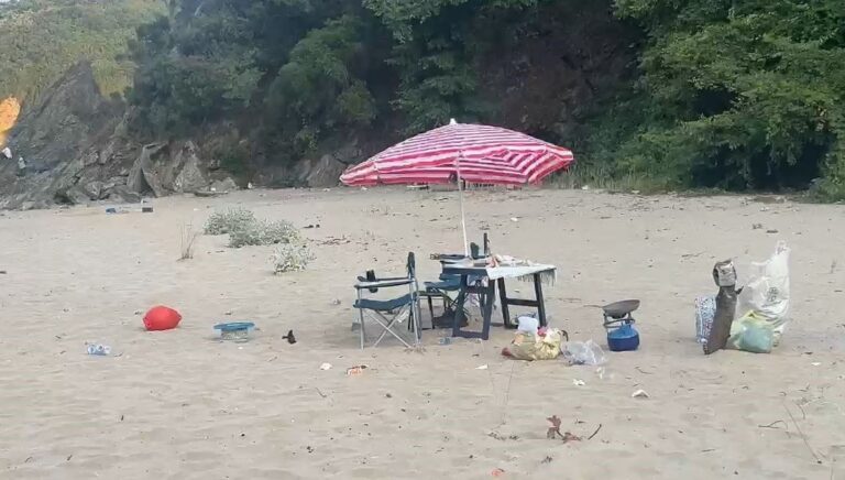 Çatalca’da denize giren 1 kişi boğuldu, 1 kişi aranıyor Çatalca’da denize giren 1 kişi boğuldu, 1 kişi aranıyor