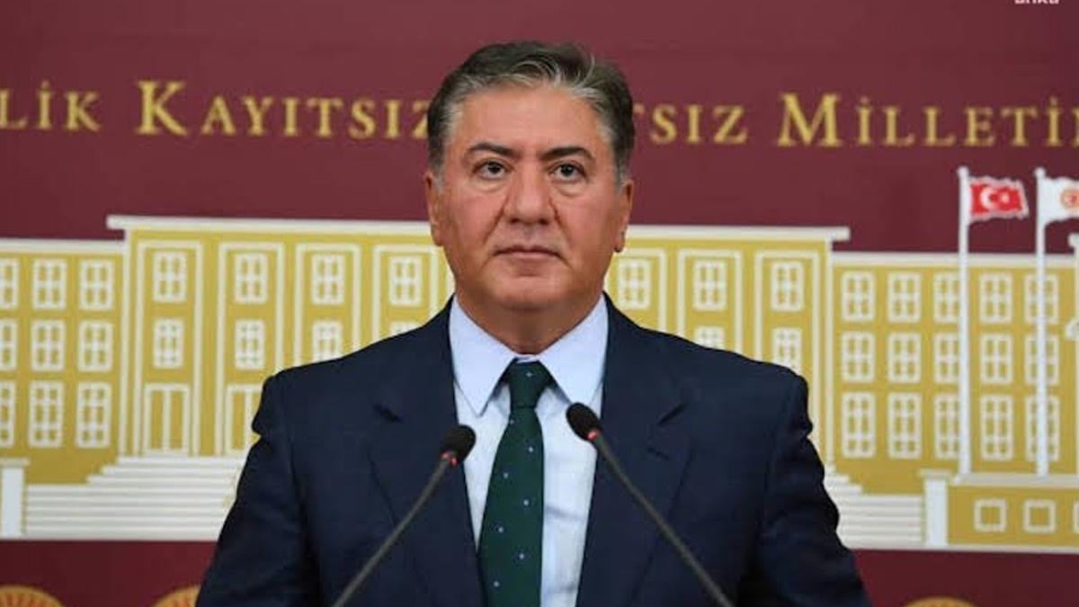 CHP’li Murat Emir hastaneye kaldırıldı CHP’li Murat Emir hastaneye kaldırıldı