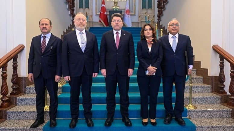DEM heyeti, Adalet Bakanı Tunç’la görüşecek DEM heyeti, Adalet Bakanı Tunç’la görüşecek