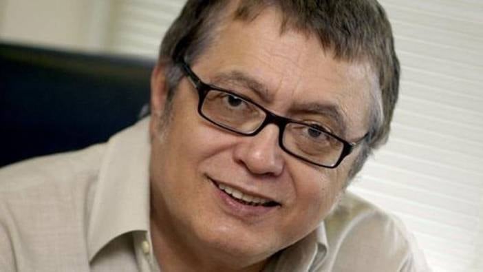 Duayen gazeteci Hikmet Çetinkaya entübe edildi Duayen gazeteci Hikmet Çetinkaya entübe edildi