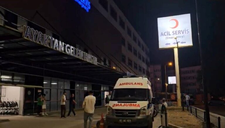 Düğün dönüşü akraba kavgası: Babaanne ve iki torunu öldürüldü Düğün dönüşü akraba kavgası: Babaanne ve iki torunu öldürüldü