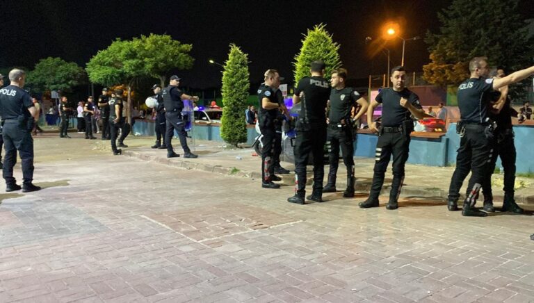 Düğünde iki taraf arasında “oyun” kavgası: 25 gözaltı Düğünde iki taraf arasında “oyun” kavgası: 25 gözaltı