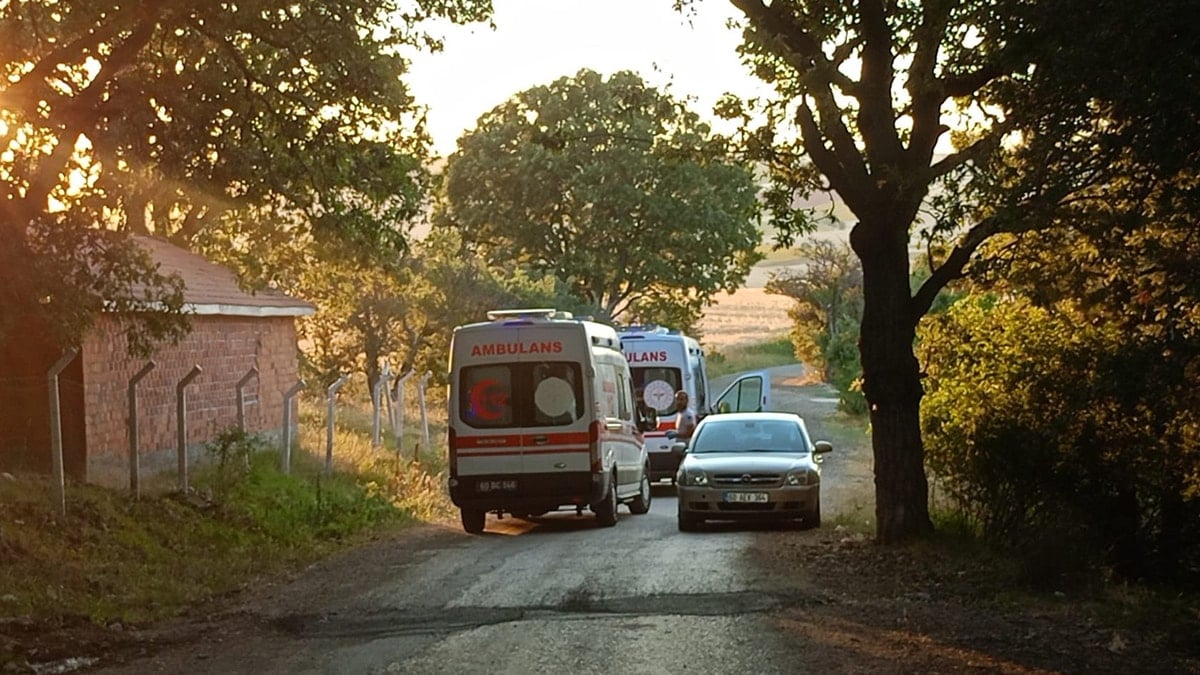 Emekli polis memuru dehşet saçtı: Yaralılar var Emekli polis memuru dehşet saçtı: Yaralılar var