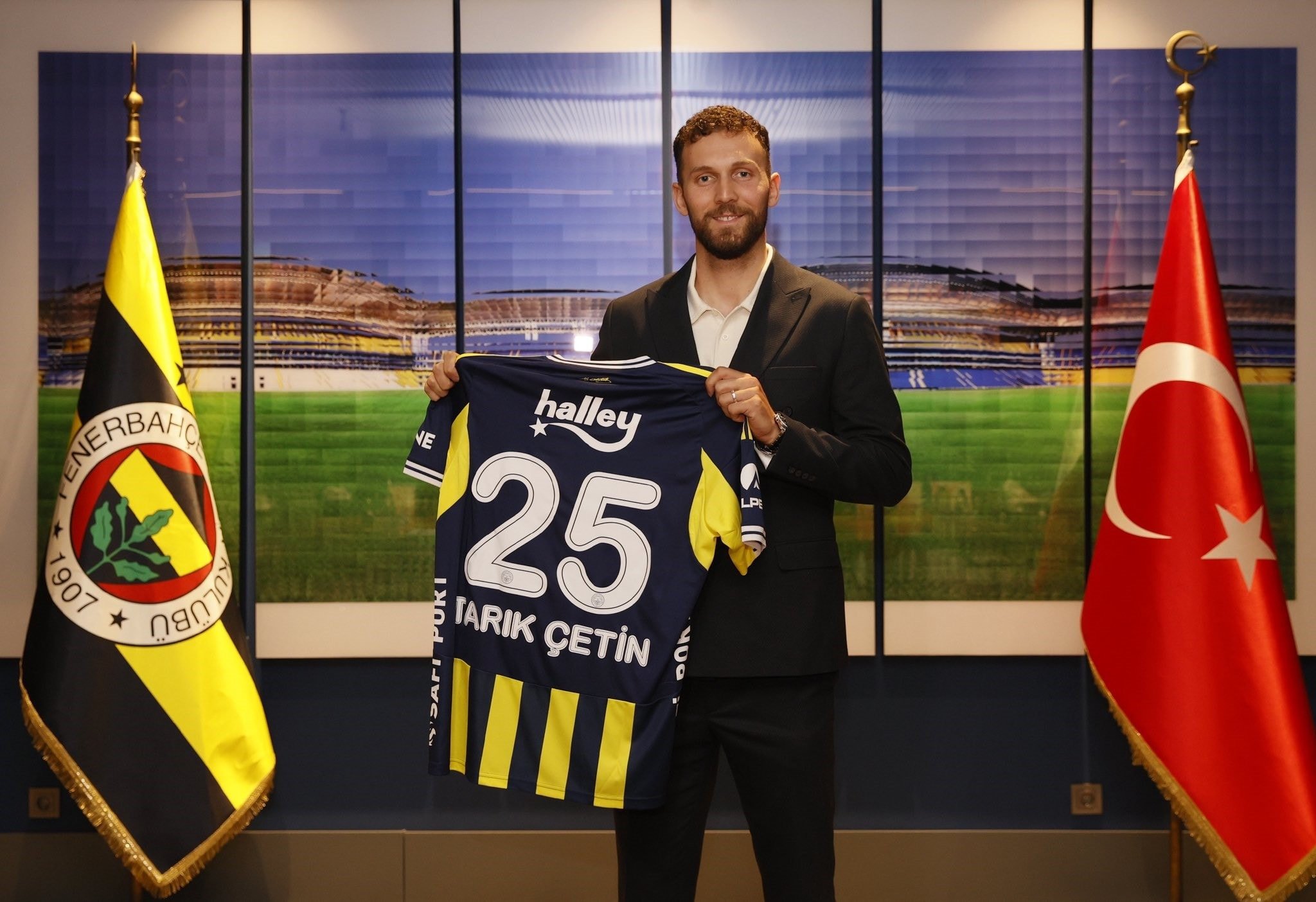F.Bahçe’ye geri döndü! Bir yıllık imza F.Bahçe’ye geri döndü! Bir yıllık imza