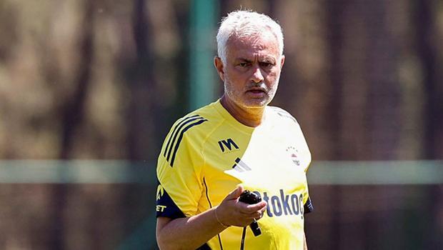 Fenerbahçe’de yeni sezon, yeni ekip, yeni umutlar! Fenerbahçe’de yeni sezon, yeni ekip, yeni umutlar!