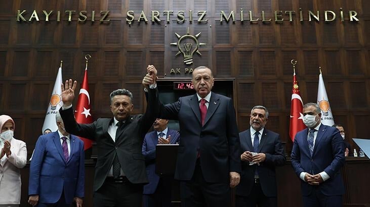Fırlayan boru AKP’li başkanı hastanelik etti Fırlayan boru AKP’li başkanı hastanelik etti