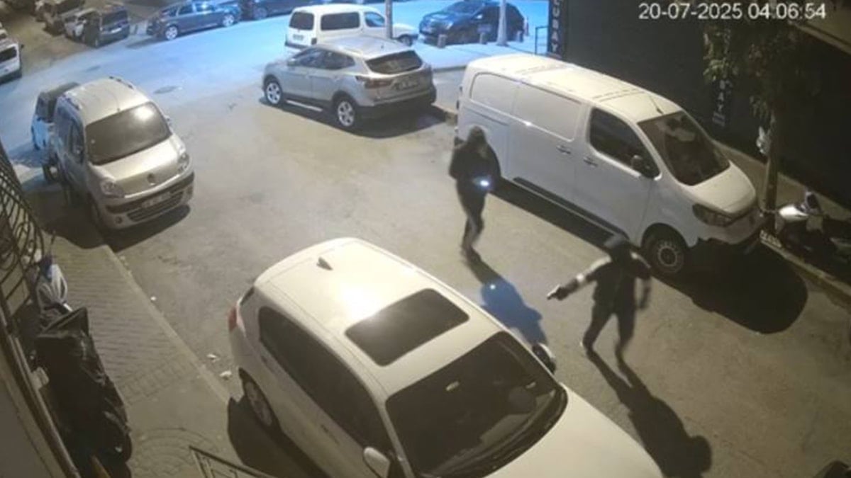 Görüntüler İstanbul’dan: Biri sıktı, biri çekti! Görüntüler İstanbul’dan: Biri sıktı, biri çekti!
