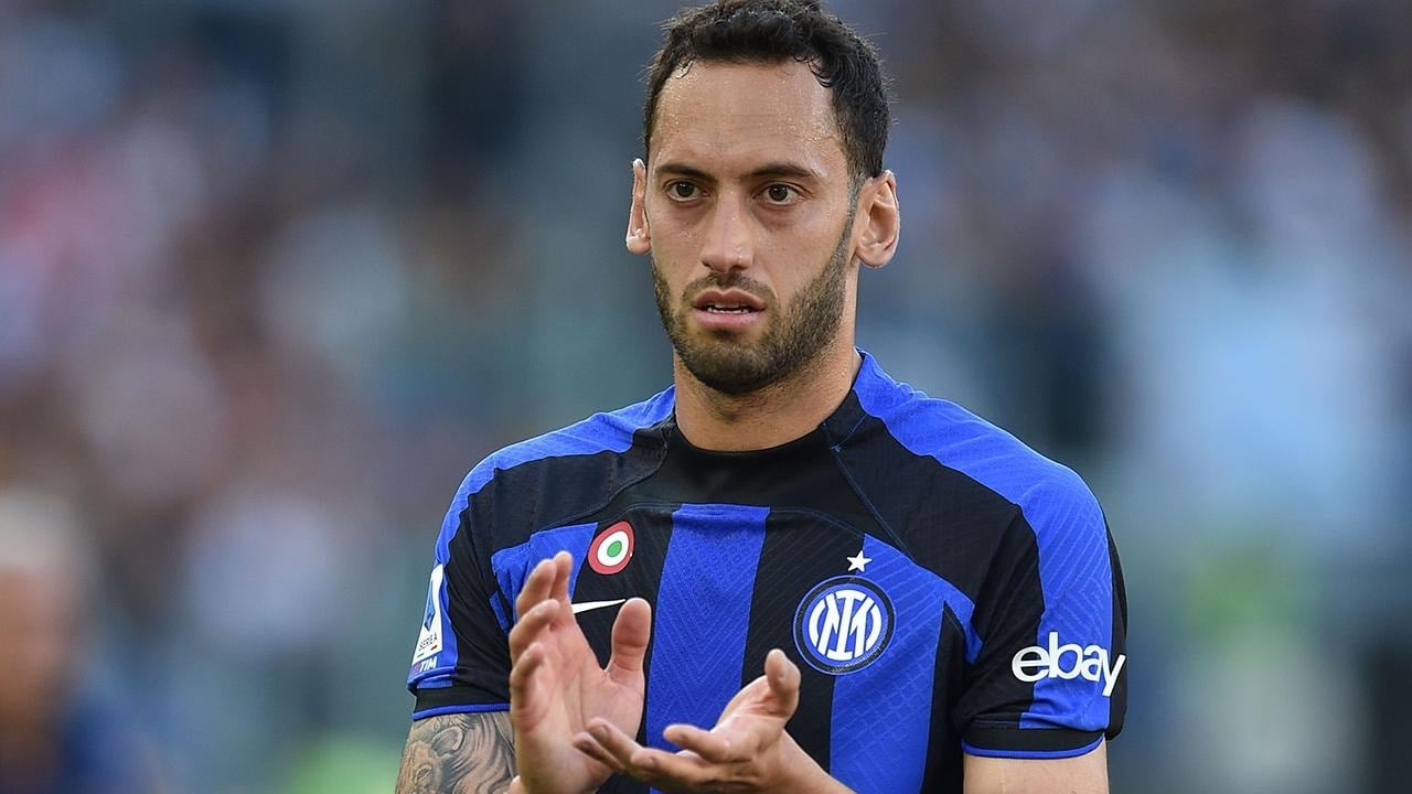 Hakan Çalhanoğlu’ndan Galatasaray’a kötü haber! Hakan Çalhanoğlu’ndan Galatasaray’a kötü haber!