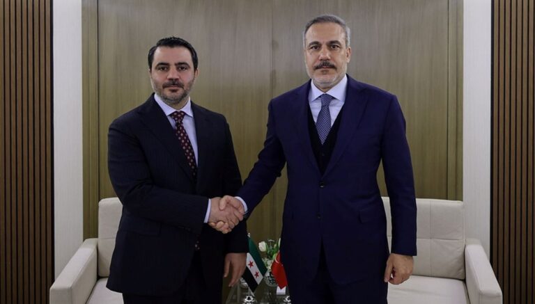 Hakan Fidan’dan Suriye diplomasisi: “YPG fırsatçılık yapmamalı” Hakan Fidan’dan Suriye diplomasisi: “YPG fırsatçılık yapmamalı”