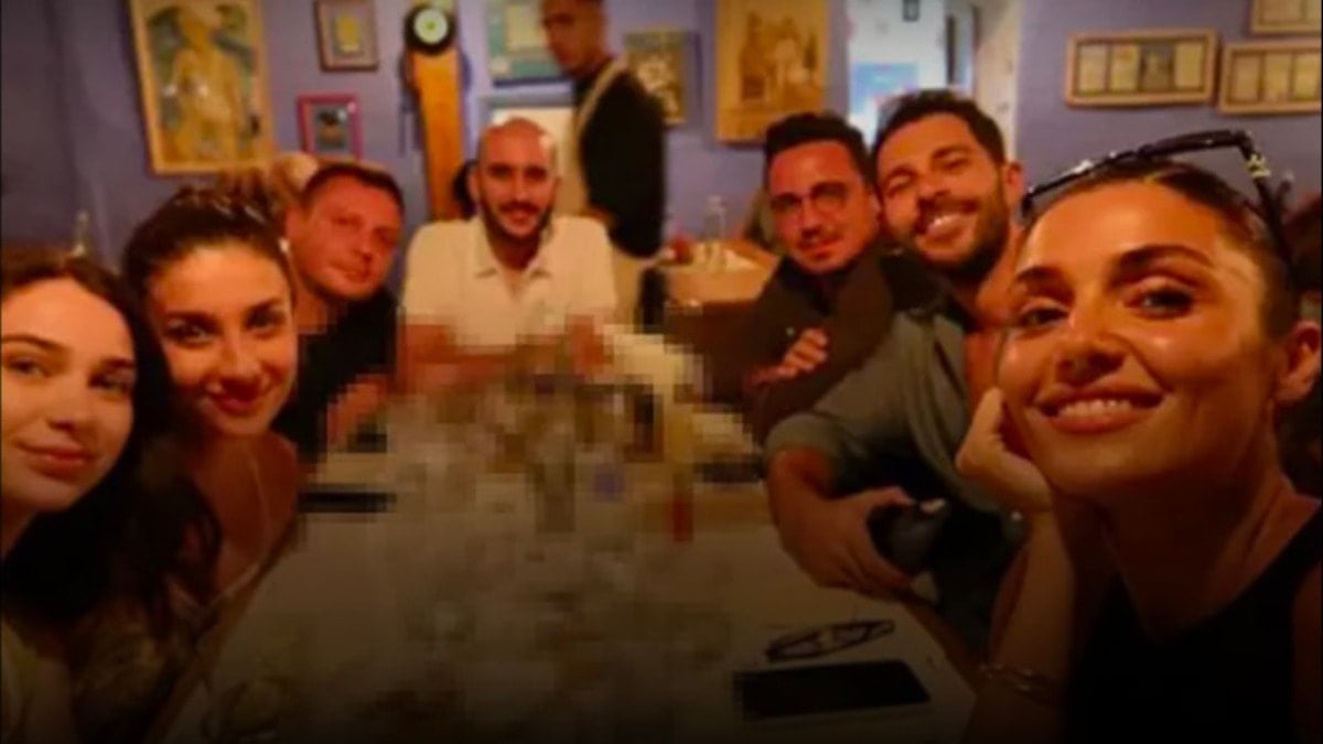 Hakan Sabancı paylaştı, Hande Erçel’in makyajsız halini kimse tanıyamadı Hakan Sabancı paylaştı, Hande Erçel’in makyajsız halini kimse tanıyamadı