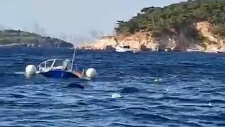 Heybeliada açıklarında motoryat tekneye çarptı: 7 kişi kurtarıldı Heybeliada açıklarında motoryat tekneye çarptı: 7 kişi kurtarıldı