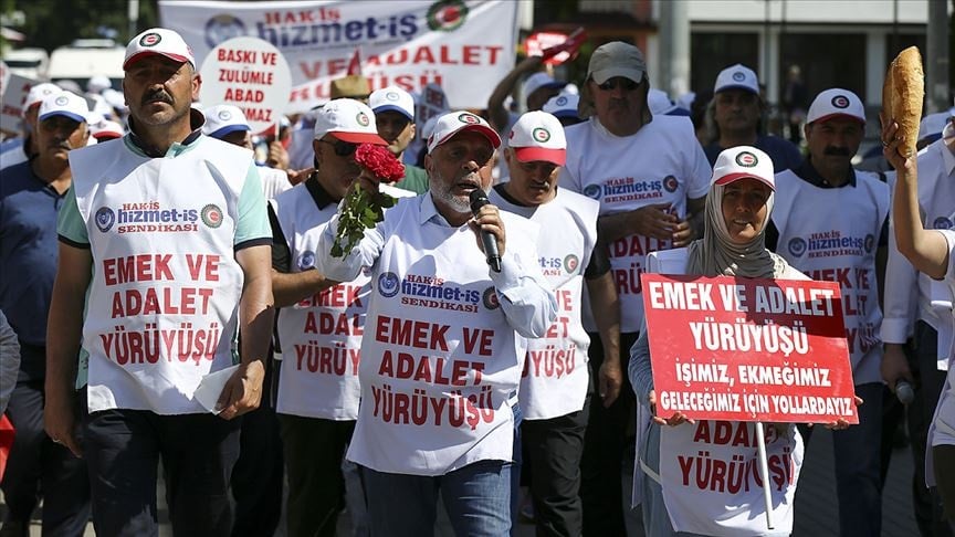 İktidara yakın sendikanın bu eylem planı gündem oldu! Siyah kurdele, yemek yememe… İktidara yakın sendikanın bu eylem planı gündem oldu! Siyah kurdele, yemek yememe…