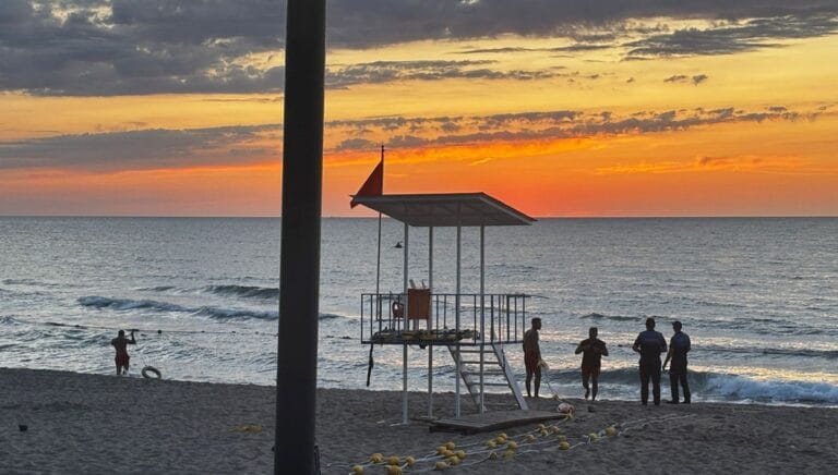 İnkumu’nda deniz akıntısı paniği İnkumu’nda deniz akıntısı paniği