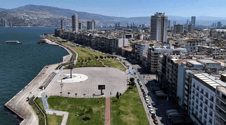 İzmir’de görülmemiş manzara İzmir’de görülmemiş manzara