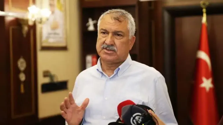 Karalar’dan, Murat Çalık’a: ‘Tedaviye sağlıklı ortamda başlaman gerektiği bilindiği halde bu dramın yaşatılması kabul edilemez bir durumdur’ Karalar’dan, Murat Çalık’a: ‘Tedaviye sağlıklı ortamda başlaman gerektiği bilindiği halde bu dramın yaşatılması kabul edilemez bir durumdur’