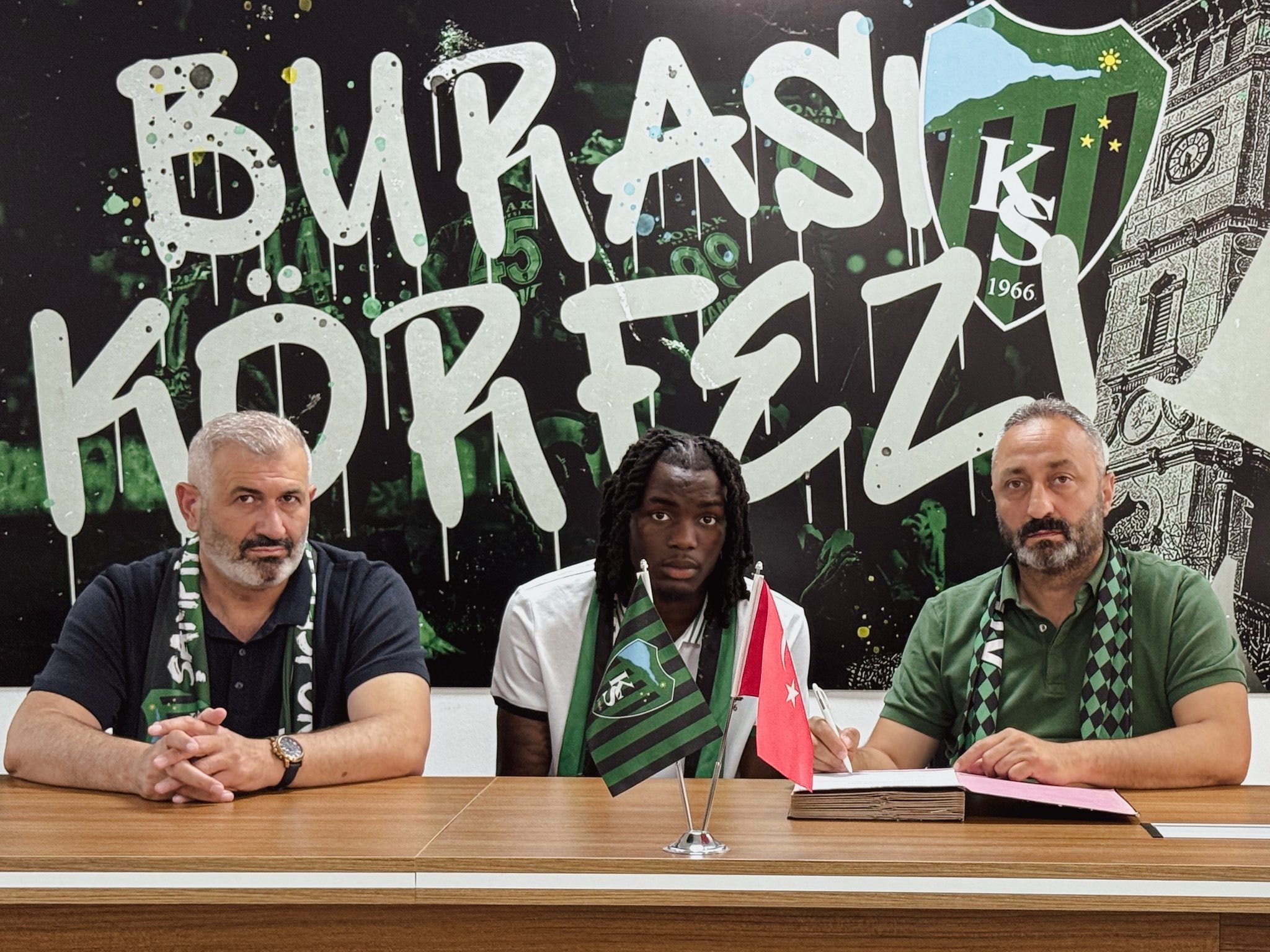 Kocaelispor, Juventus’un oyuncusunu kadrosuna kattı Kocaelispor, Juventus’un oyuncusunu kadrosuna kattı