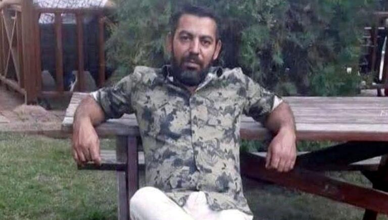 Komşuların kavgası kanlı bitti: 1 ölü Komşuların kavgası kanlı bitti: 1 ölü