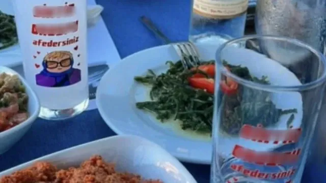 Küfürlü rakı bardağı kullanan restorana soruşturma Küfürlü rakı bardağı kullanan restorana soruşturma