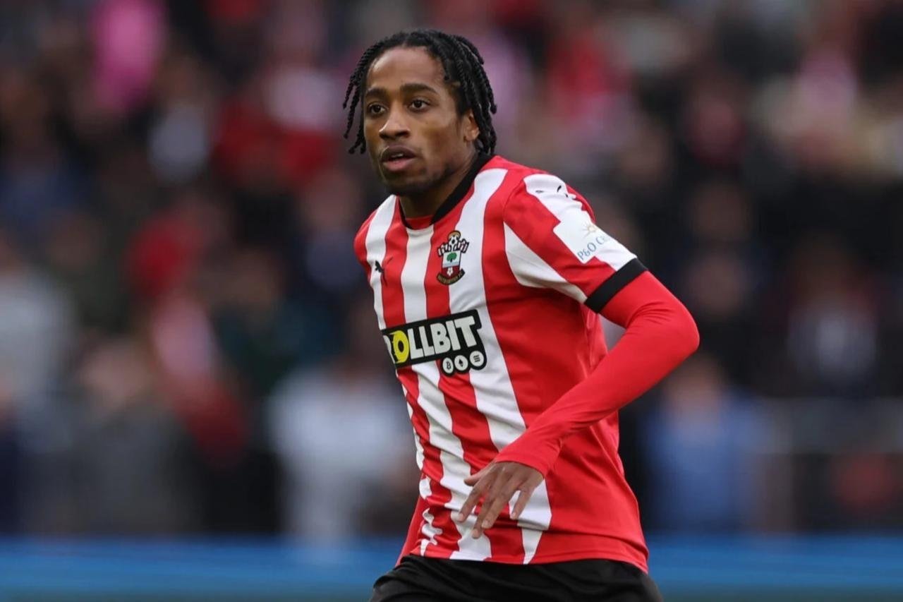 Kyle Walker-Peters’ın Beşiktaş’a gelişi ertelendi Kyle Walker-Peters’ın Beşiktaş’a gelişi ertelendi