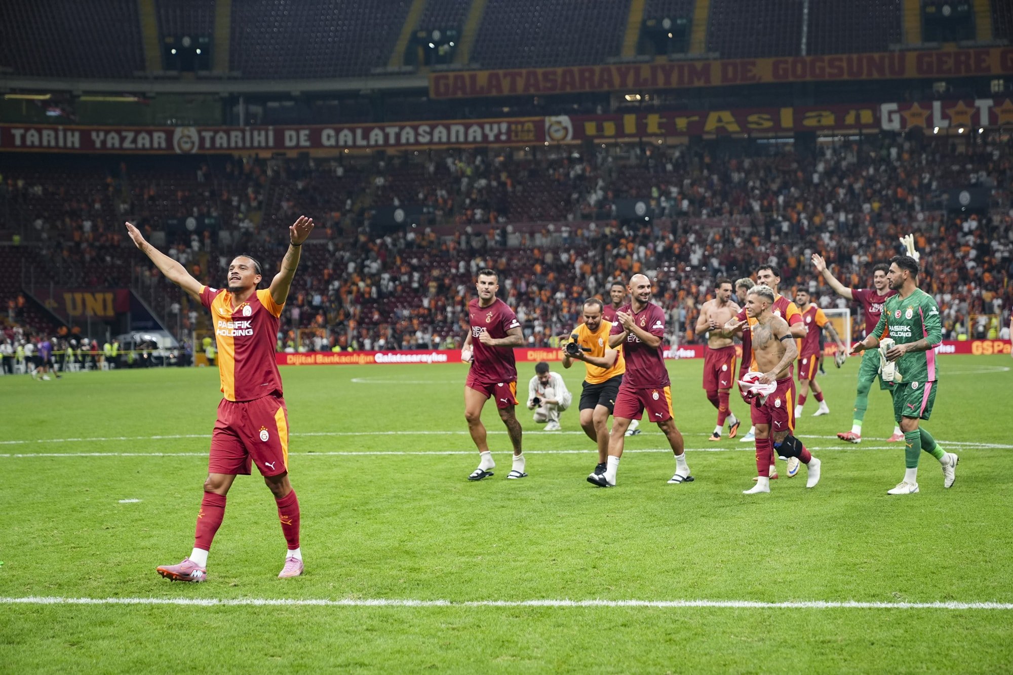 Maç sonu üçlüsü G.Saray’ın yeni yıldızından Maç sonu üçlüsü G.Saray’ın yeni yıldızından